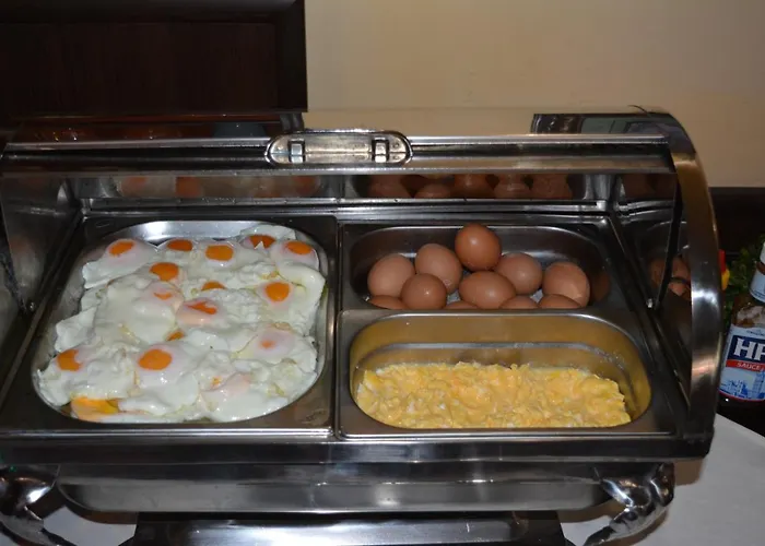 Lotus Family - Free Parking Hotel