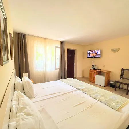 Lotus Family - Free Parking Napospart