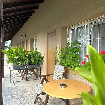Hotel Lotus Family - Free Parking 3*
