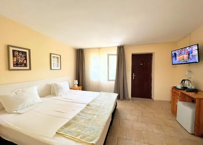 Lotus Family - Free Parking Otel 3*