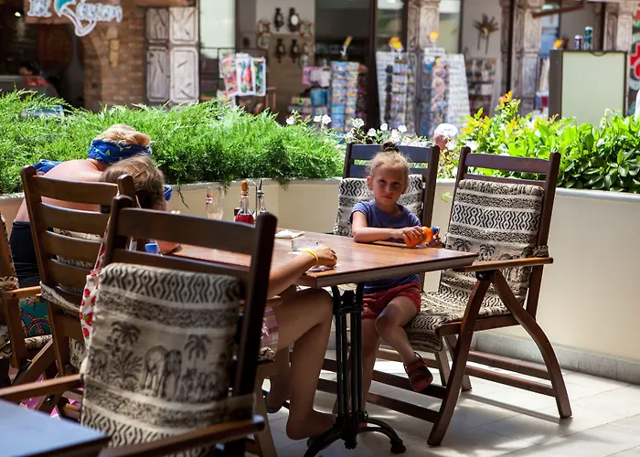 Lotus Family - Free Parking